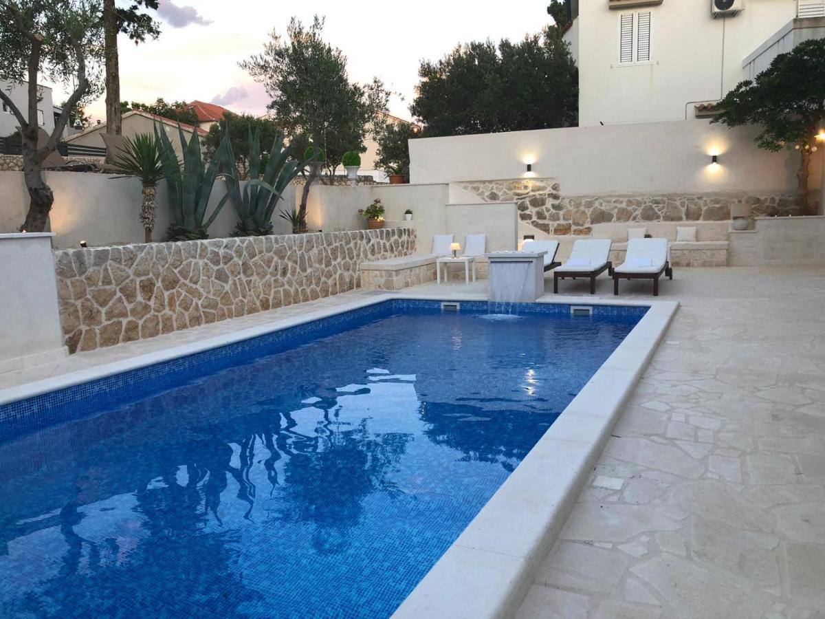 Villa Bella With Pool Novalja Exterior photo