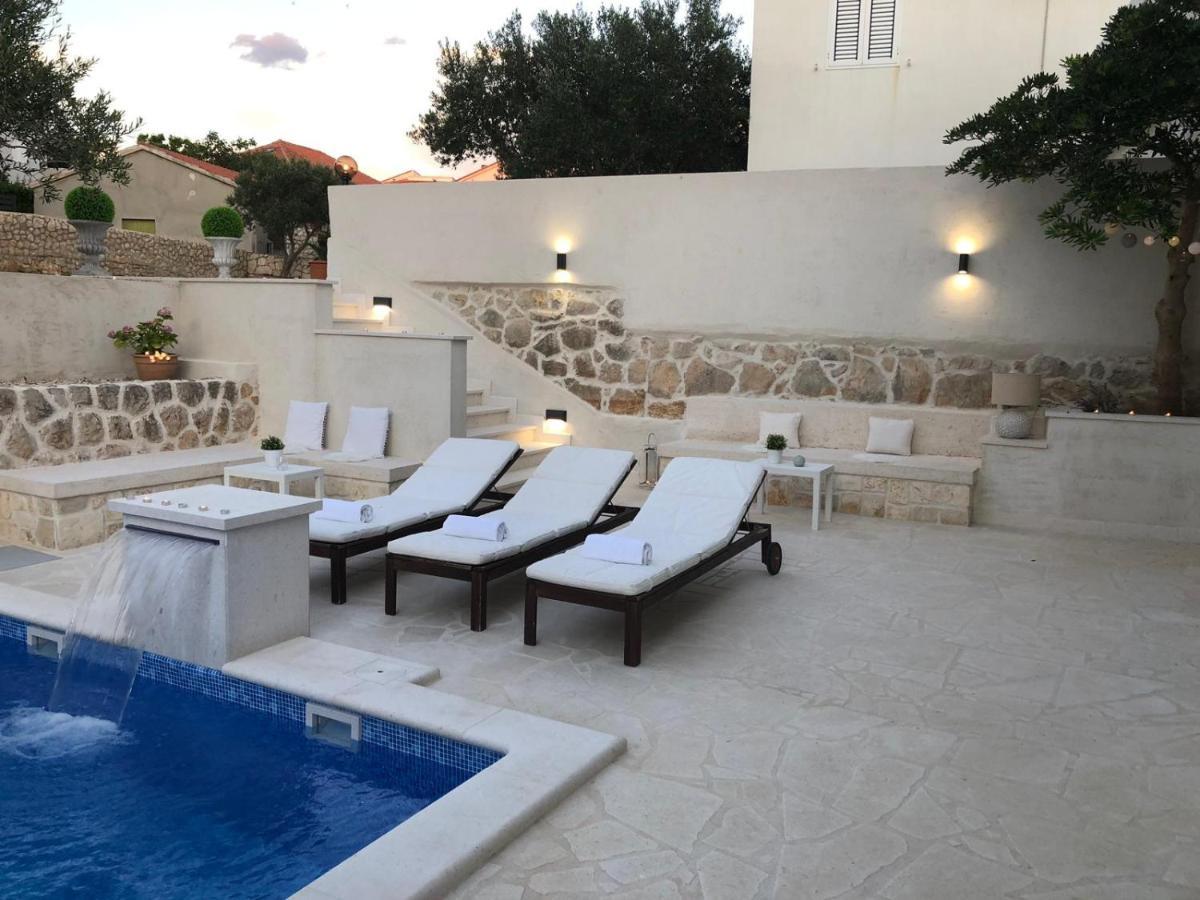 Villa Bella With Pool Novalja Exterior photo