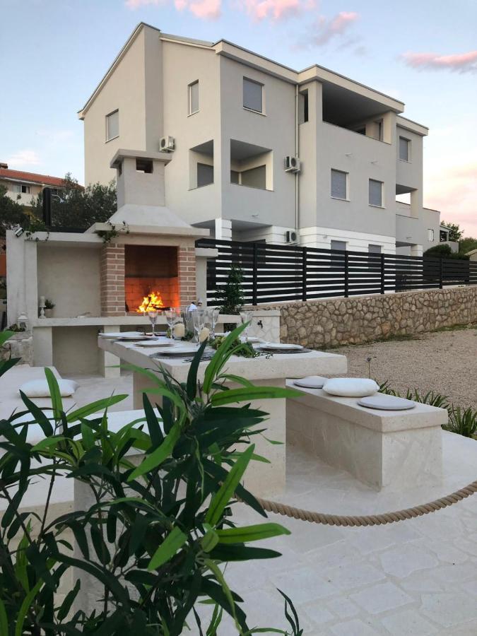 Villa Bella With Pool Novalja Exterior photo