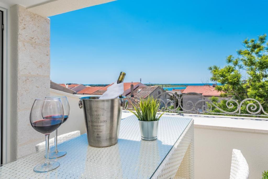 Villa Bella With Pool Novalja Exterior photo