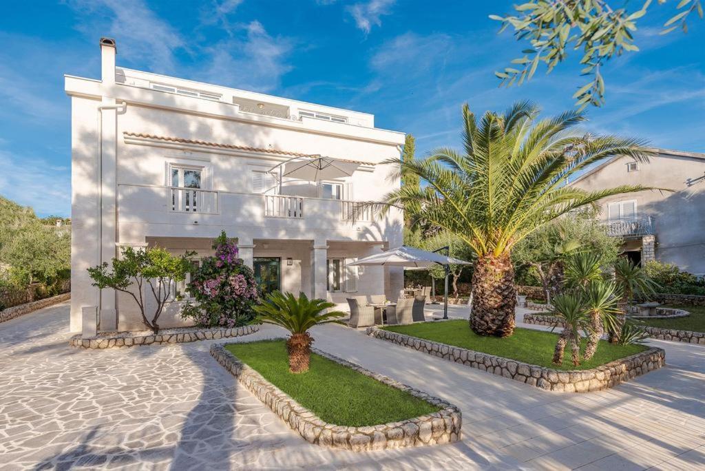 Villa Bella With Pool Novalja Exterior photo