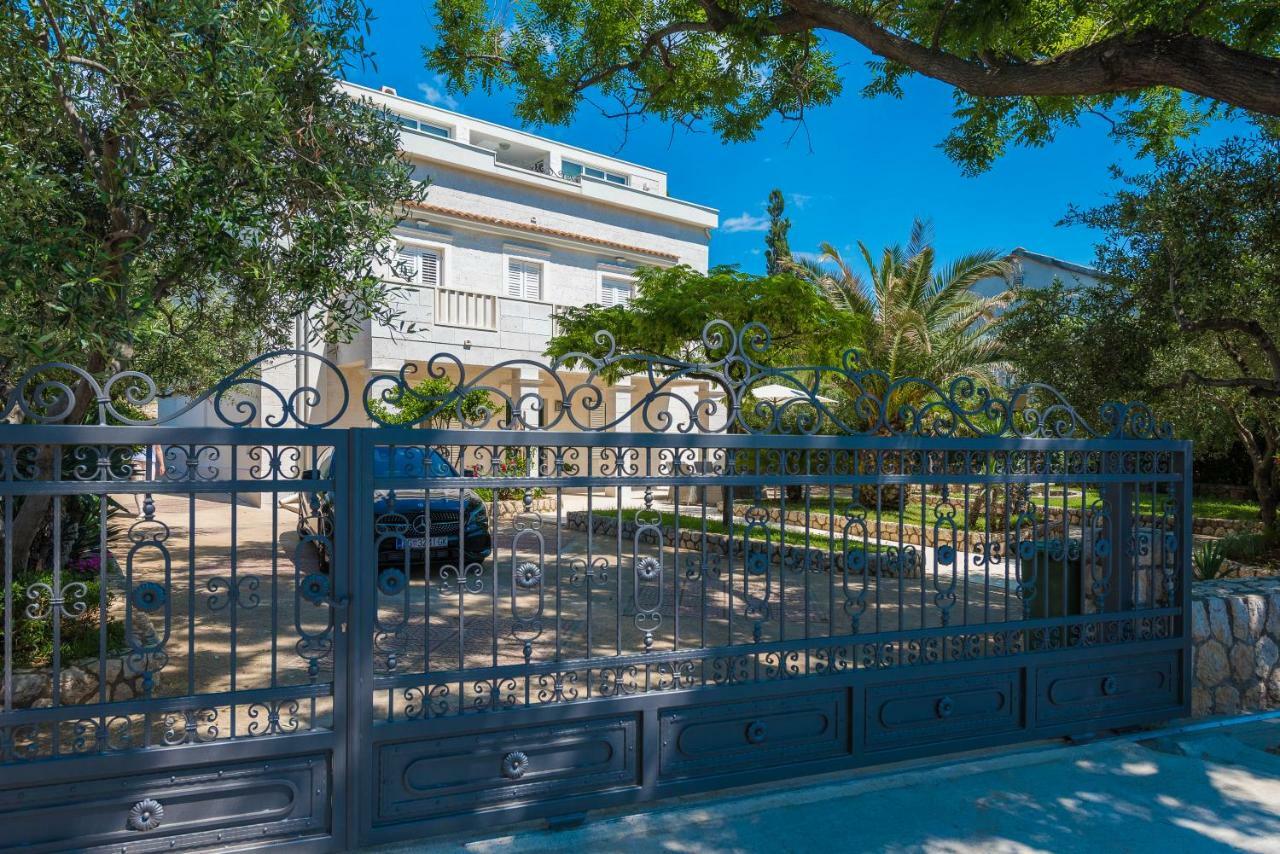 Villa Bella With Pool Novalja Exterior photo