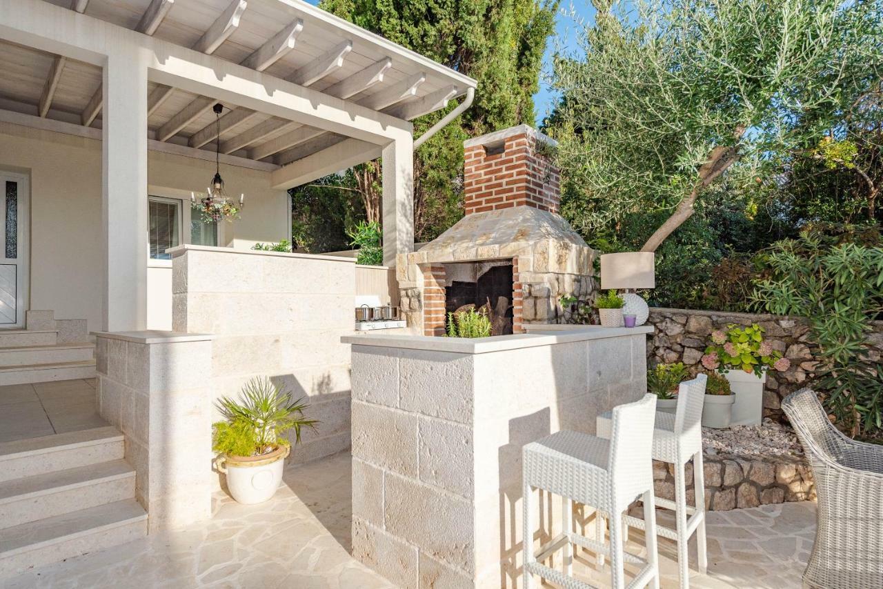 Villa Bella With Pool Novalja Exterior photo