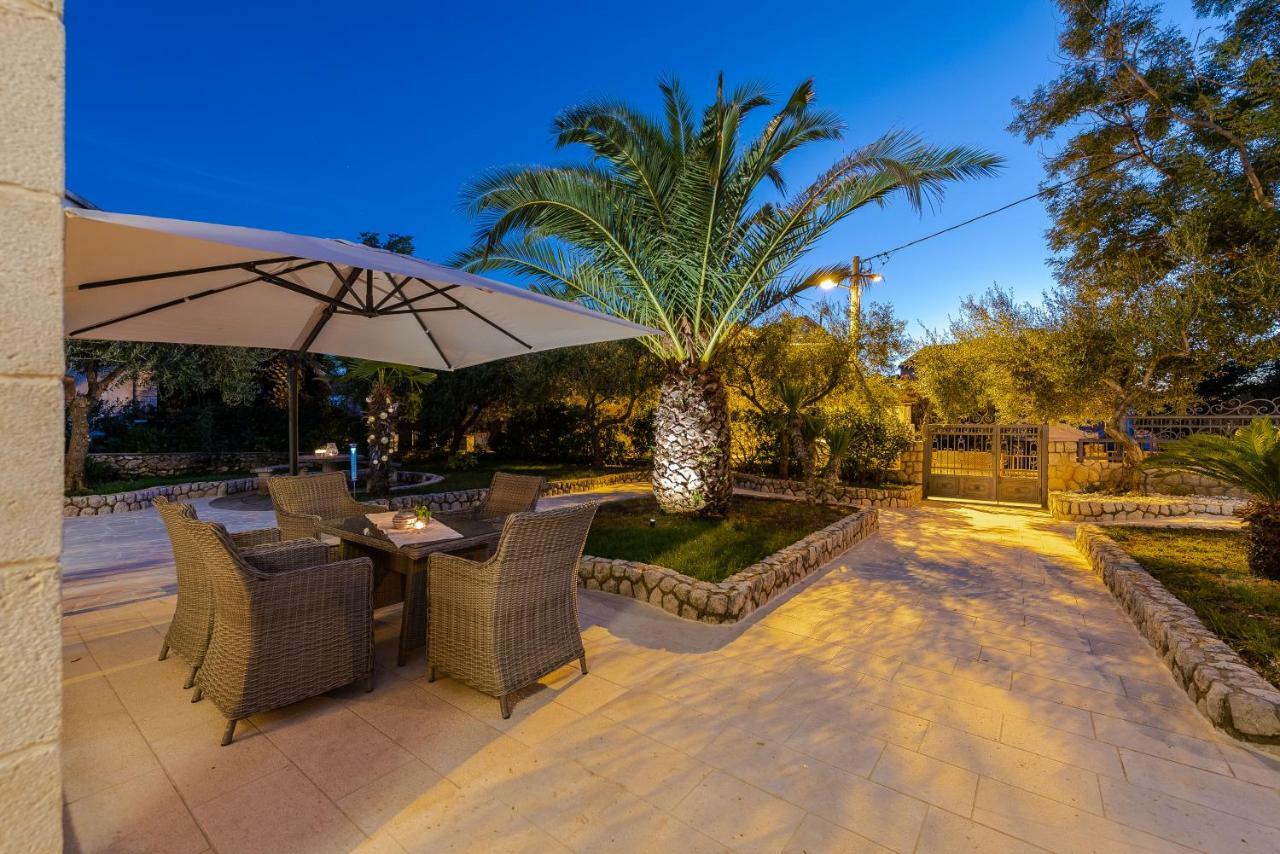Villa Bella With Pool Novalja Exterior photo